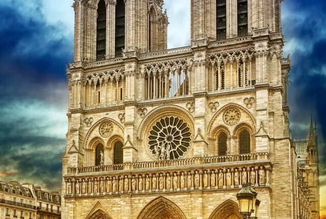 Παναγία των Παρισίων Cathédrale Notre-Dame de Paris
